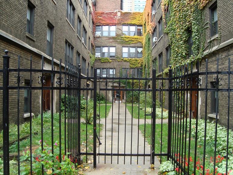 Hudson Courtyard in Chicago, IL - Foto de edificio