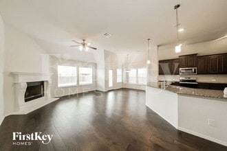 2552 Silver Fox Trl in Hudson Oaks, TX - Building Photo - Building Photo