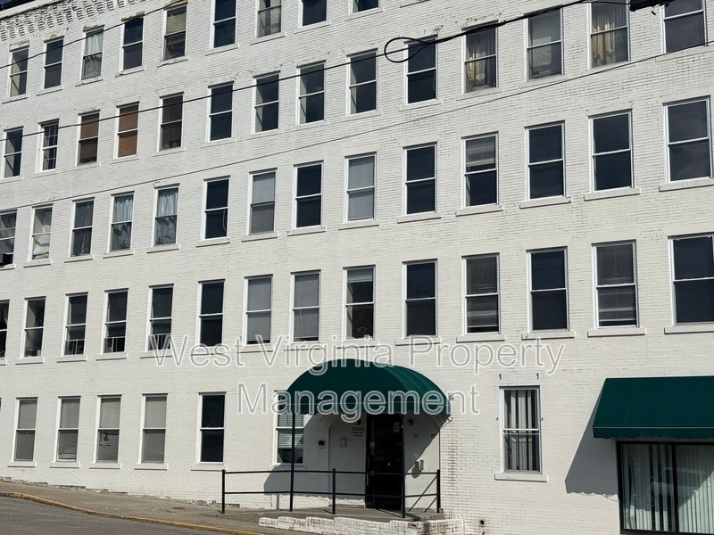 104 N 8th St in Princeton, WV - Building Photo