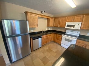 3044 SW Sharmin Ln in Ankeny, IA - Building Photo - Building Photo