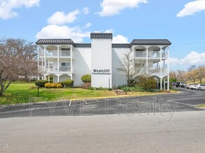 5709 Lyons View Pike, Unit Apt 1223 in Knoxville, TN - Building Photo - Building Photo