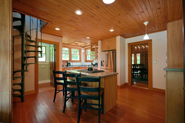 64 Riverview Rd in Gloucester, MA - Building Photo - Building Photo