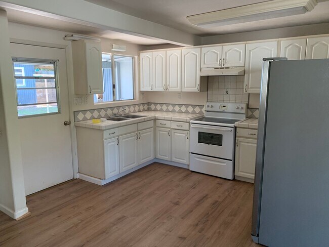 571 Maalo St in Kahului, HI - Building Photo - Building Photo