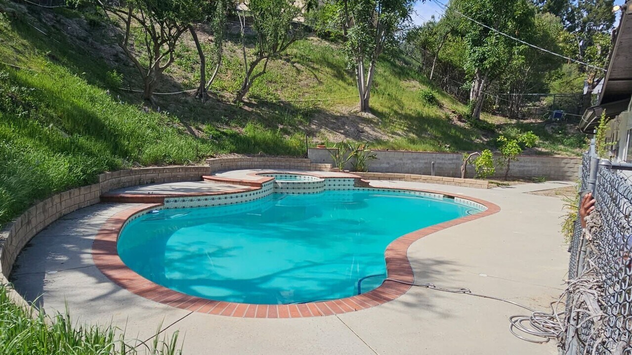 8511 Rudnick Ave in Los Angeles, CA - Building Photo