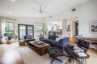 7005 Danwood Dr in Austin, TX - Building Photo - Building Photo