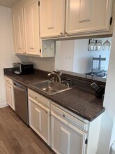 828 N El Camino Real, Unit 8 in San Mateo, CA - Building Photo - Building Photo