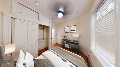 7 Mark St, Unit #2 in Boston, MA - Foto de edificio - Building Photo