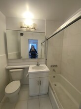 864 8th Ave in New York, NY - Building Photo - Building Photo