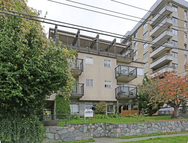 Carnarvon Apartments in New Westminster, BC - Building Photo - Building Photo