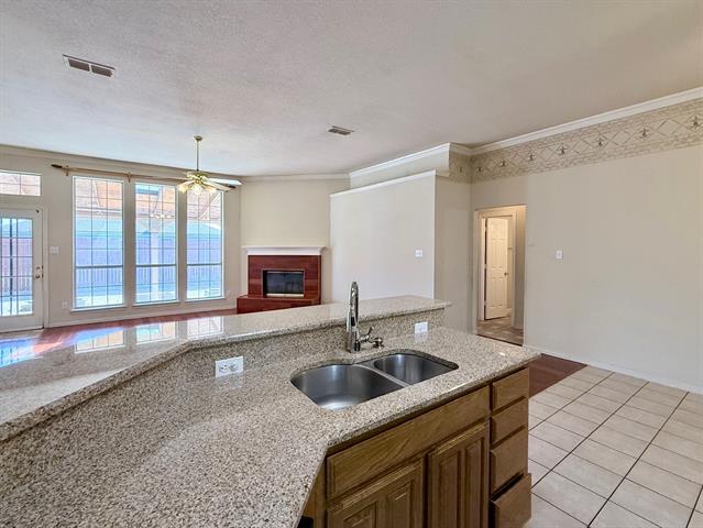 8166 Berkshire Dr in Fort Worth, TX - Building Photo - Building Photo