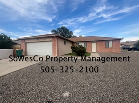 204 Westland Park Dr in Farmington, NM - Building Photo