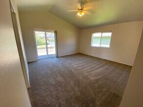 689-691 NE Savannah Dr in Bend, OR - Building Photo - Building Photo