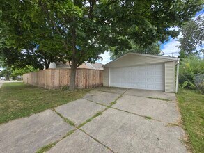 1489 West Blvd in Berkley, MI - Building Photo - Building Photo
