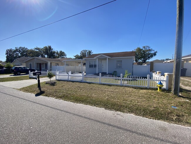 property at 5122 N Matanzas Ave