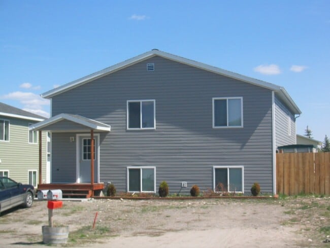 210 9th St in Belgrade, MT - Building Photo - Building Photo