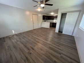 Paper Moon Apartments in Huntsville, TX - Building Photo - Building Photo