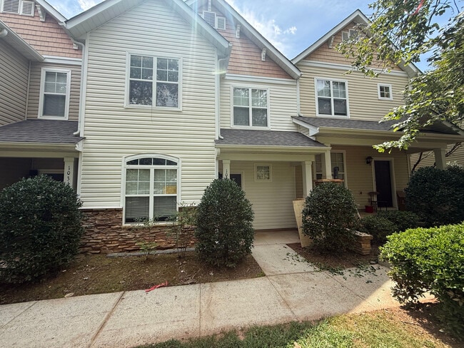 Room in Townhome on McGoogan Ln in Charlotte, NC - Building Photo - Building Photo