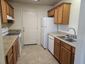 2200 Elizabeth Ave in Muskogee, OK - Building Photo