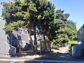 Maple View Apartments in Beaverton, OR - Foto de edificio - Building Photo