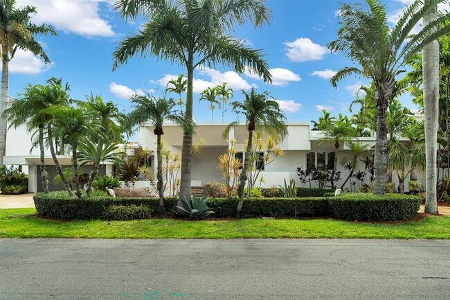 18 Nurmi Dr in Fort Lauderdale, FL - Building Photo - Building Photo
