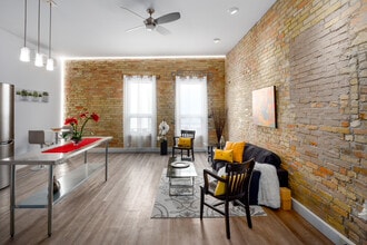 127 King St in London, ON - Building Photo - Interior Photo