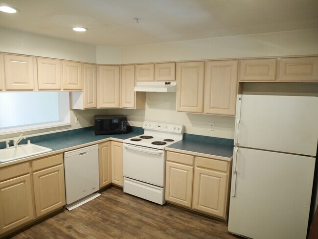 6 Ironwood Cir in Baltimore, MD - Foto de edificio - Building Photo