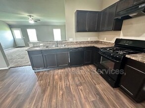 1933 Autumn Way in Mustang, OK - Building Photo - Building Photo