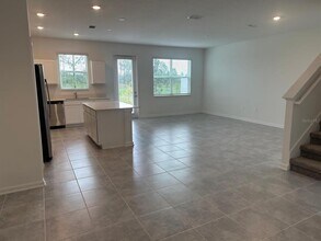 81 Nine Iron Dr in Four Corners, FL - Building Photo - Building Photo