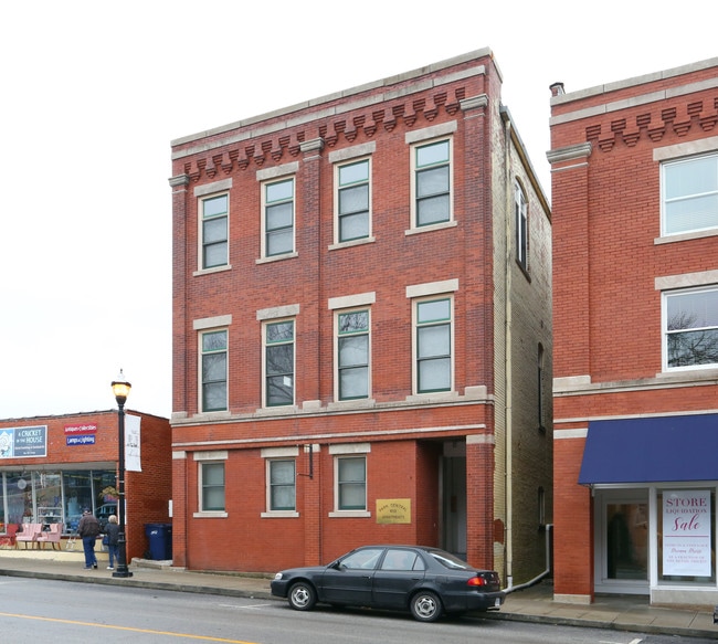 408 E Walnut St in Springfield, MO - Foto de edificio - Building Photo