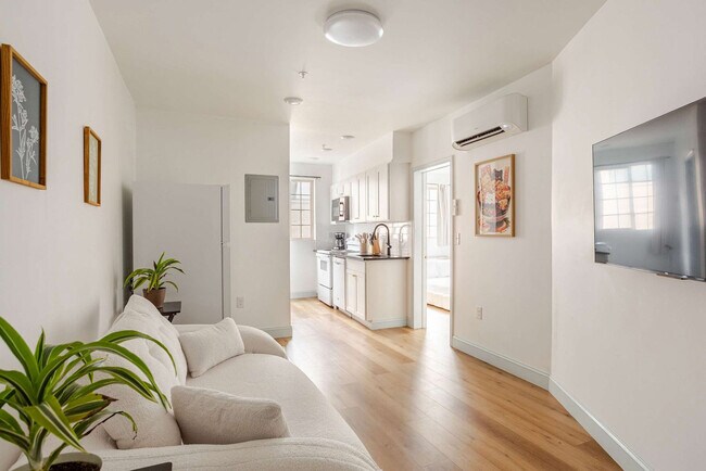 1384 Ridge Ave in Philadelphia, PA - Building Photo - Building Photo