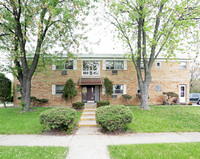 536 S Michigan Ct in Addison, IL - Foto de edificio - Building Photo