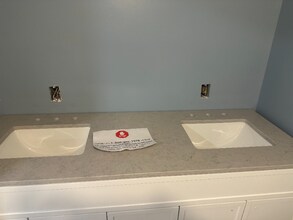 1134 Birchmont Dr NE in Bemidji, MN - Foto de edificio - Building Photo