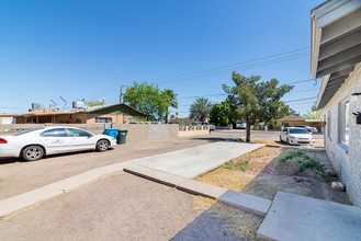 110 N 33rd Ave in Phoenix, AZ - Building Photo - Building Photo