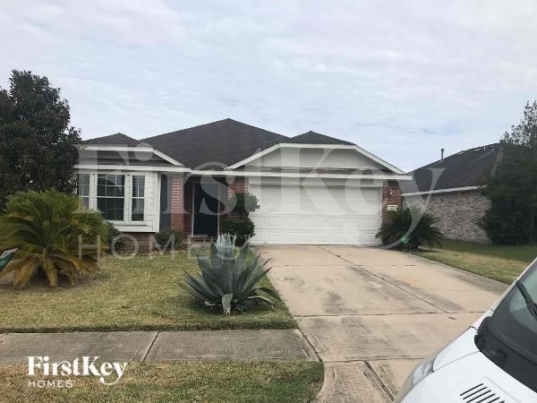 property at 2410 Hawthorne Brook Ln