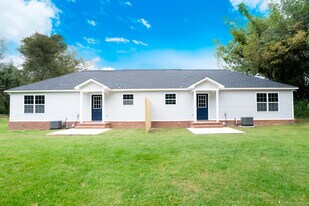 805 Martin St, Unit 805A in Bainbridge, GA - Building Photo