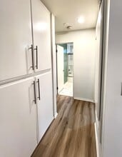 177 Douglas St, Unit #1 in Los Angeles, CA - Foto de edificio - Building Photo