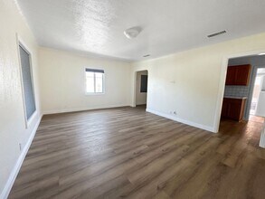 11666 Killian St in El Monte, CA - Building Photo - Building Photo