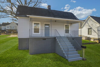 9 Cardwell St in Greenville, SC - Building Photo - Building Photo
