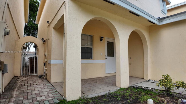 4053 Eastridge Dr in Pompano Beach, FL - Building Photo - Building Photo