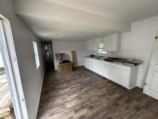 3632 SW Military Dr in San Antonio, TX - Building Photo - Building Photo