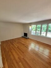 17 Cranberry Ln in Amherst, MA - Building Photo - Building Photo