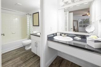 Avana at the Moors in Hialeah, FL - Building Photo - Building Photo