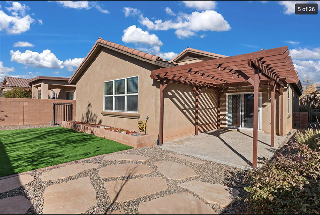 313 Loma Linda Loop NE in Rio Rancho, NM - Building Photo - Building Photo