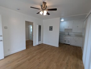 1510 Bronson Ave-Unit -1510 1/2 in Los Angeles, CA - Building Photo - Building Photo