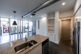 154 2nd St SW, Unit 2 in Winter Haven, FL - Foto de edificio - Building Photo