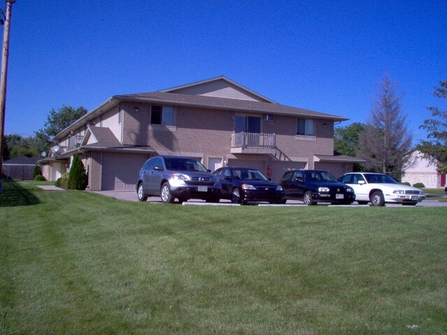 2000 S Maplecrest Dr in Appleton, WI - Foto de edificio