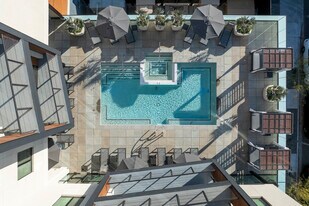 Scottsdale on Main in Scottsdale, AZ - Building Photo