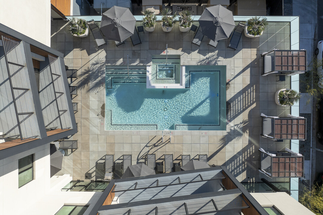 Scottsdale on Main in Scottsdale, AZ - Building Photo