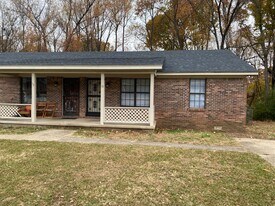 75 Rushwood Dr in Jackson, TN - Building Photo