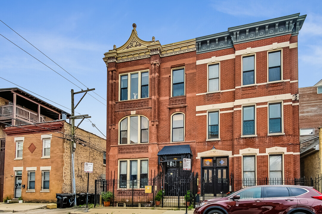 1713 W Beach Ave in Chicago, IL - Foto de edificio